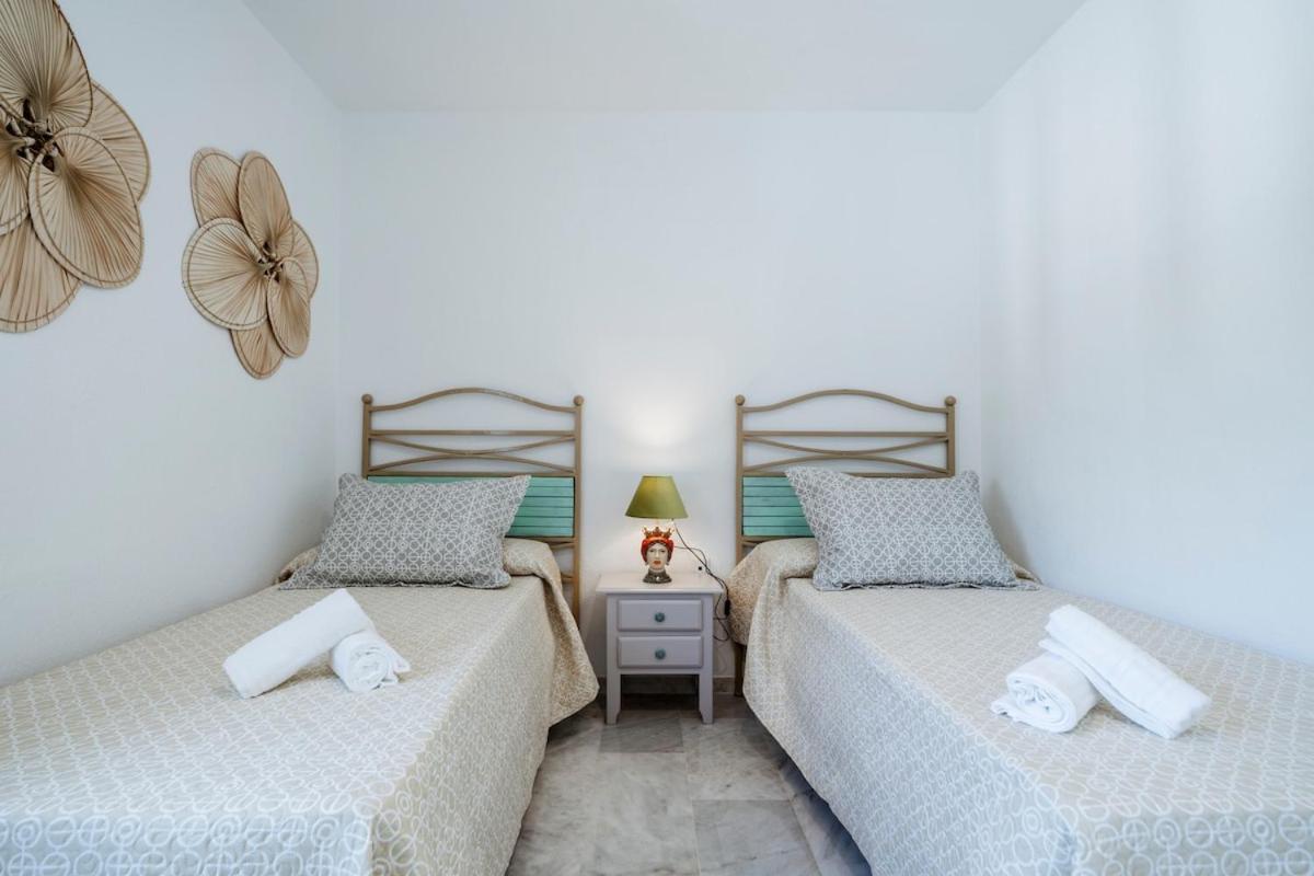 Tropical Chic In San Pedro - San Marino Iii Apartment *